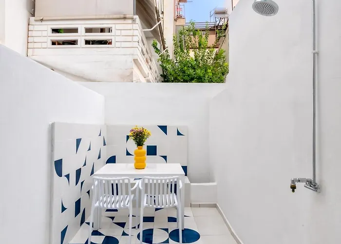 Apartament Athena 1 *